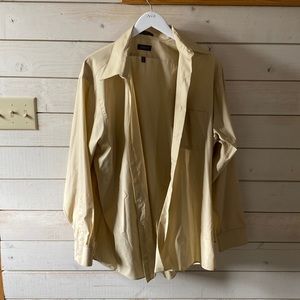 Men’s dress shirt. Color crème/being